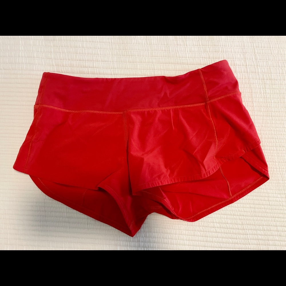 Lululemon 2.5” Speed Up Shorts Size 6 Red